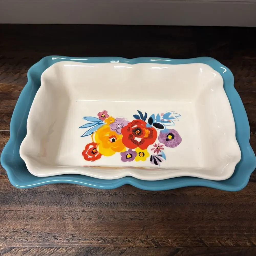 The Pioneer Woman 2-Piece Rectangular Ruffle Top Ceramic Bakeware Set